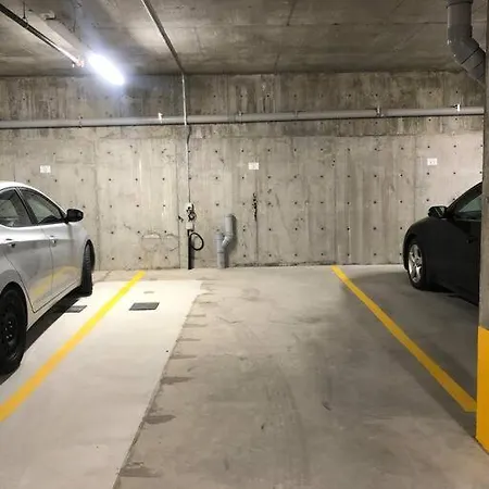 Spacious 2Bedroom Free Parking King Bed Close To Dt Edmonton Exterior photo